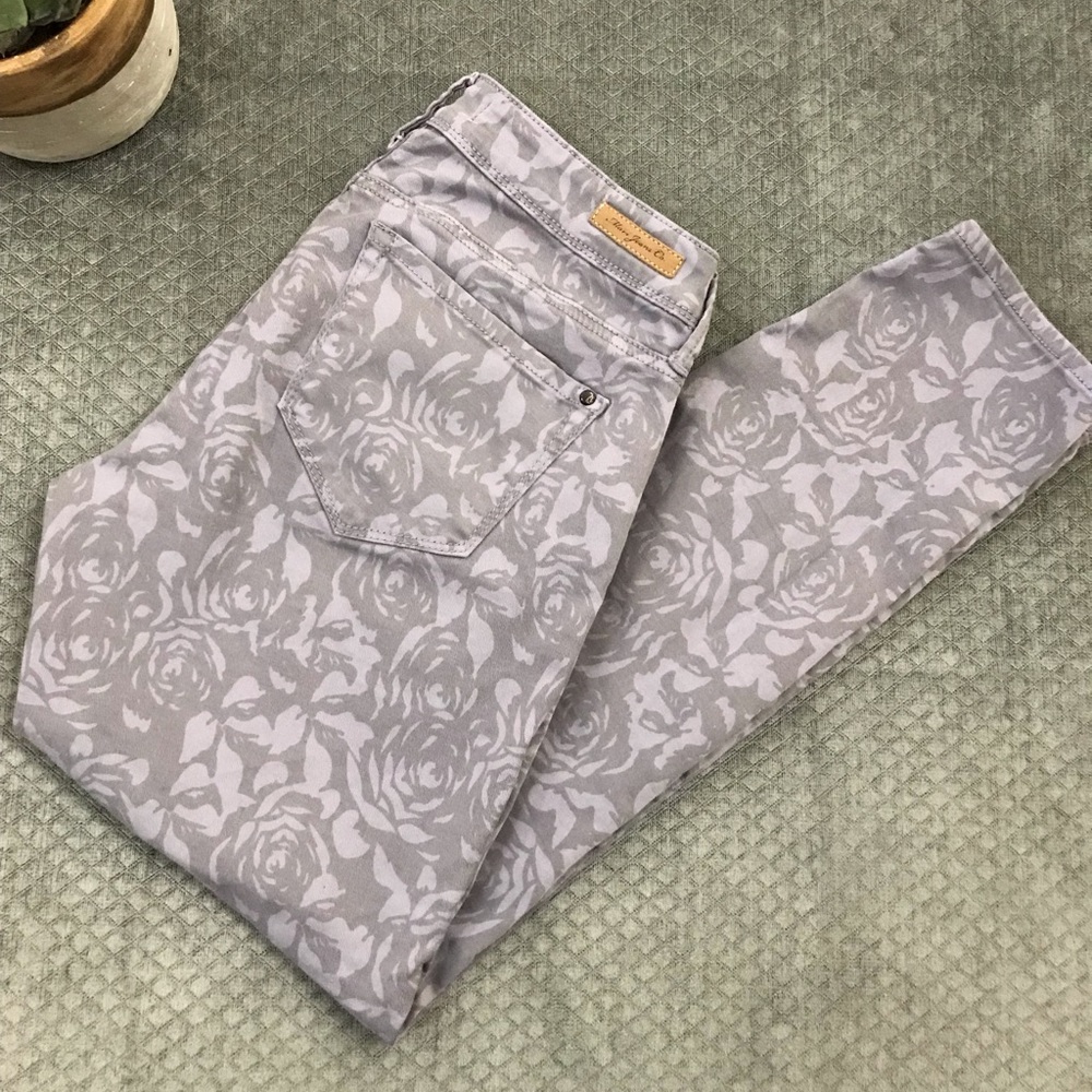 Mavi Women's mid-rise Skinny Jeans in Gray Floral